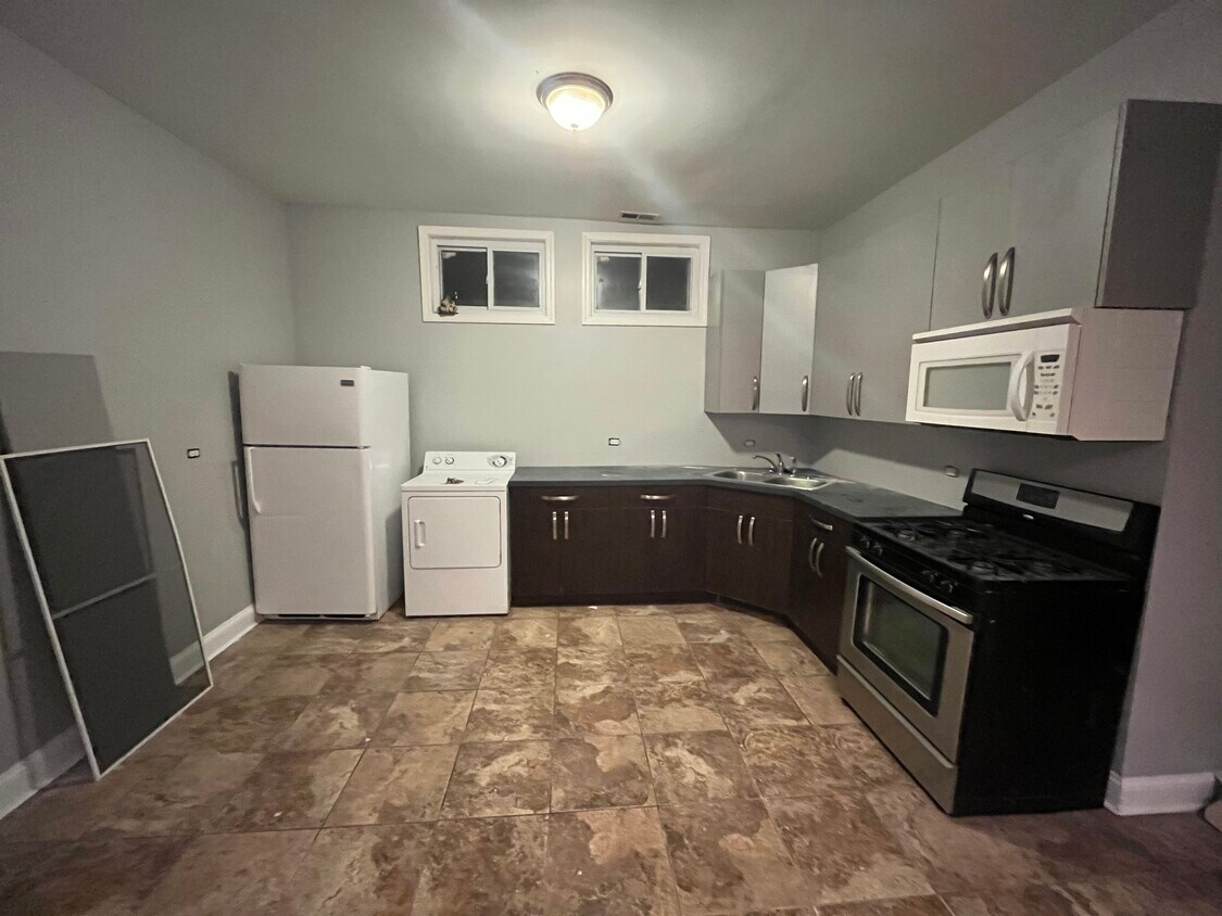 5741 S Justine St, Chicago, IL 60636 Townhome Rentals in Chicago IL