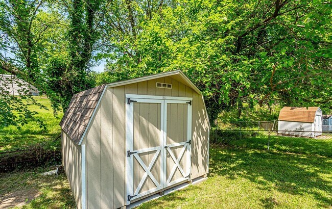 Shed - 4605 Akron St