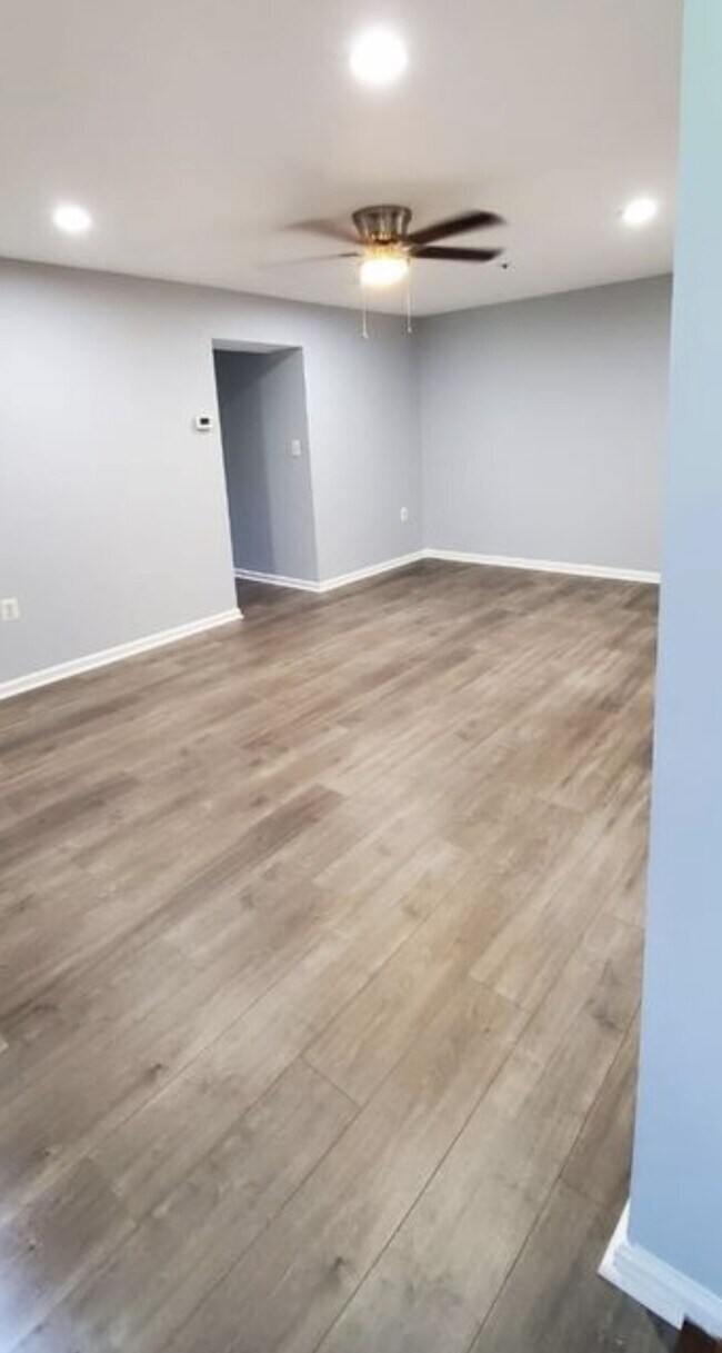 Building Photo - 8503 Falls Run Road  Unit C