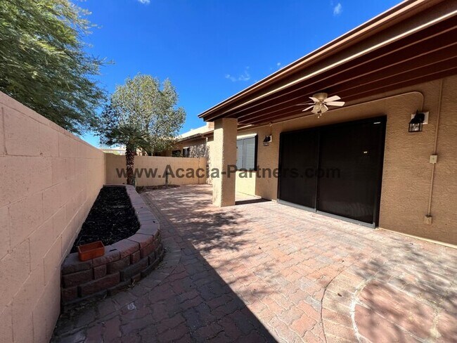 Foto del edificio - Two Bedroom Townhouse