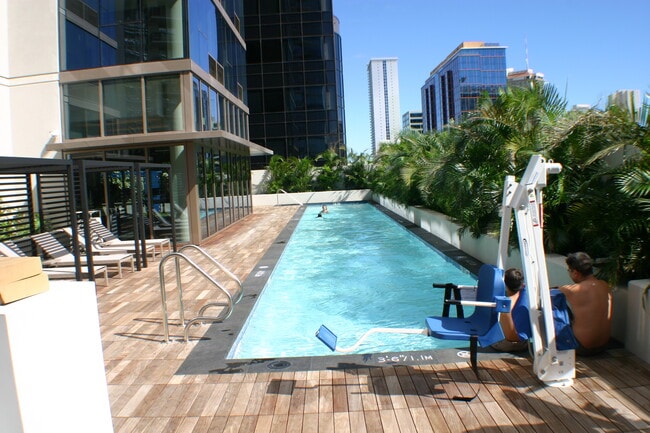 Building Photo - 1388 Kapiolani Blvd