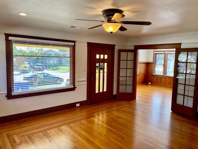 Foto del edificio - Classic NorthPark Craftsman