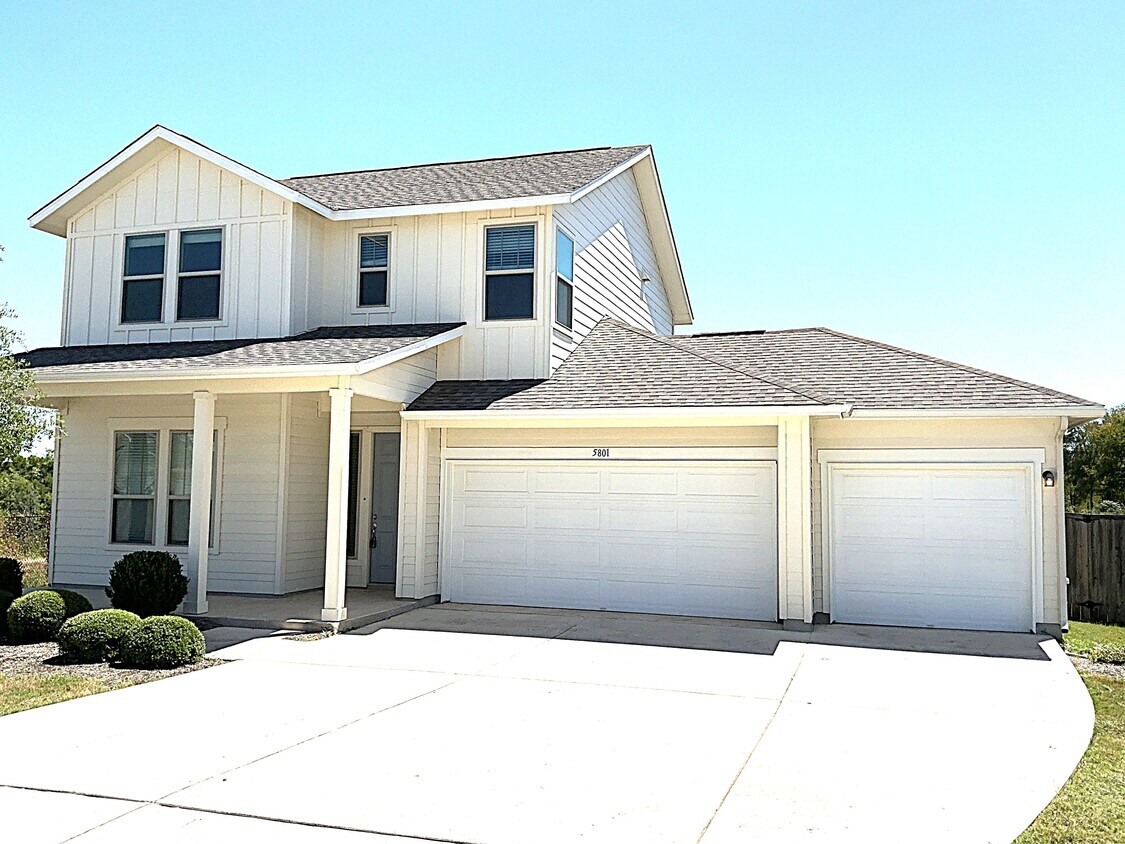 Foto principal - 5801 Kara Dr