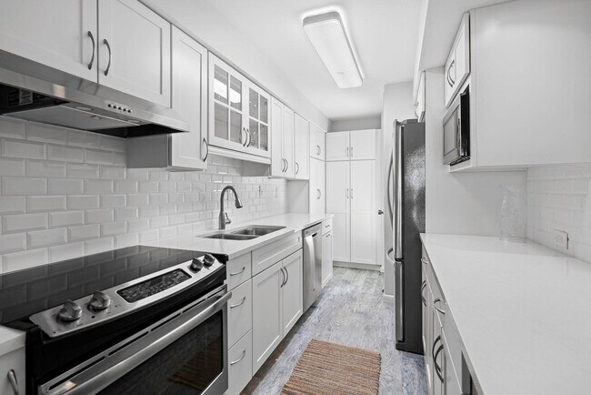 Building Photo - 400 S Ocean Blvd