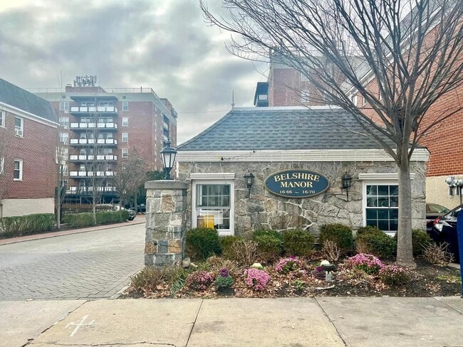 Foto del edificio - 1670 Bell Blvd - 1670 Bell Blvd