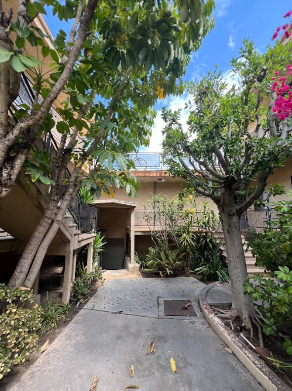 Foto del edificio - 2637 S Centinela Ave