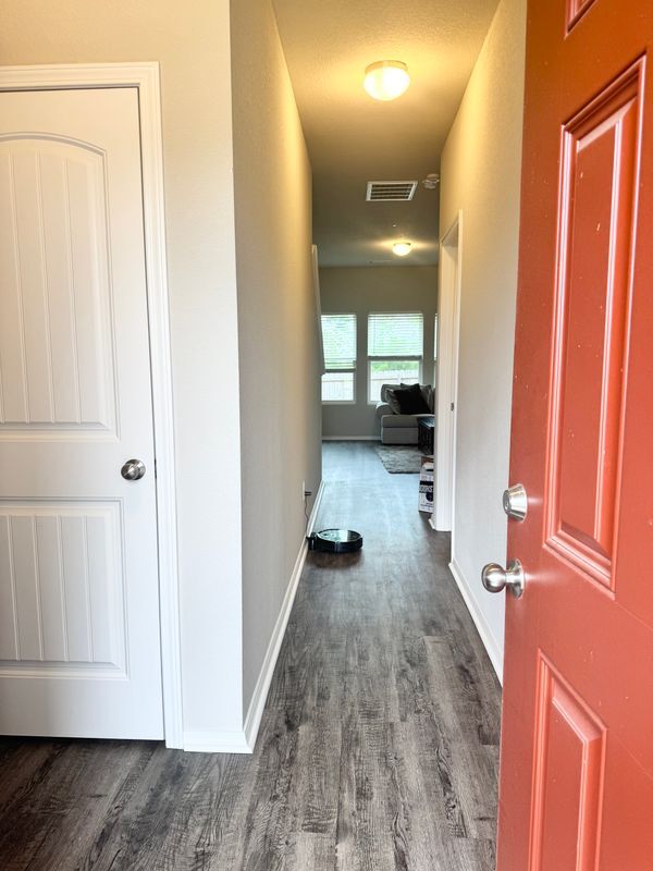 Foto del edificio - 8616 Eastwood Creek Dr