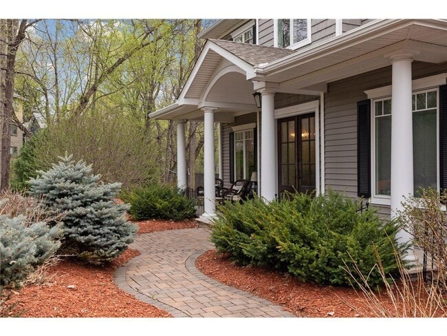 Building Photo - 3632 Rainbow Dr