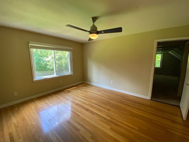 Building Photo - 7076 Wickshire Cove W