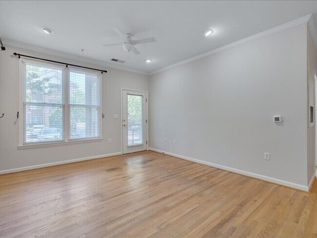 Building Photo - 710 N Person St