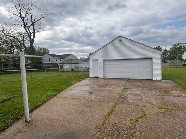 Building Photo - Charming 3 Bedroom 1 Bath Ranch Home