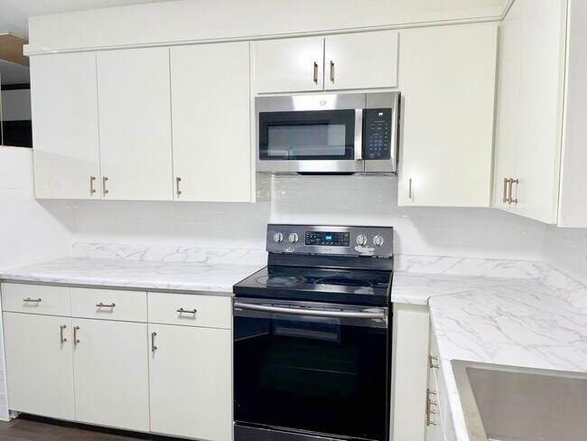 Cocina - 704 S 25th St