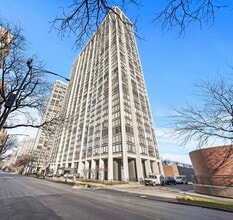 Building Photo - 5445 N Sheridan Rd