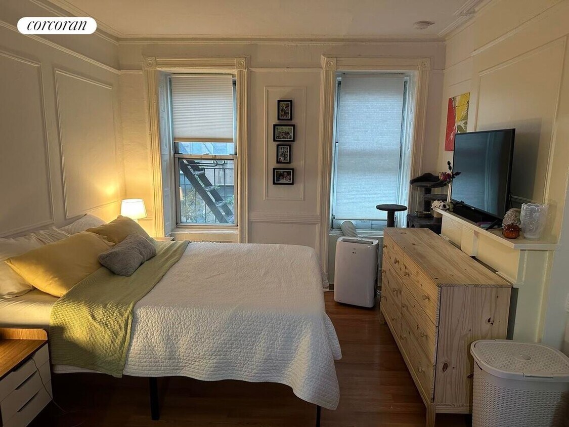 Foto principal - 451 W 36th St.