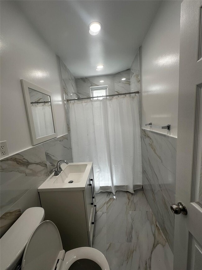 Foto del edificio - 26-33 96th St