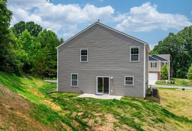 Foto del edificio - 4116 Village Blvd NW