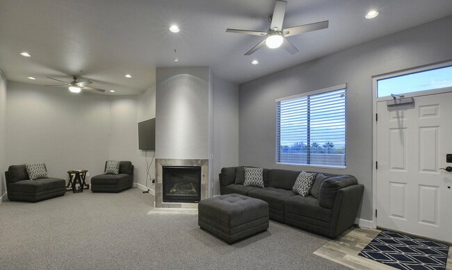 Foto del edificio - 446 N Campbell Ave