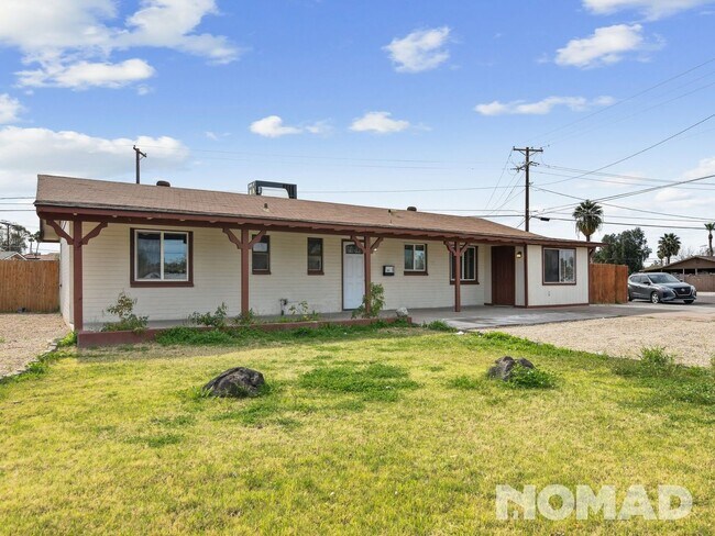 Building Photo - 3 Bedroom Single Family Home in Phoenix