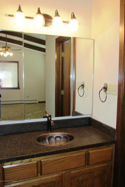 Foto del edificio - Unique 2 Bedroom with Large Office of US 64