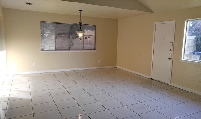 Building Photo - 2179 Pilgrims Point Dr