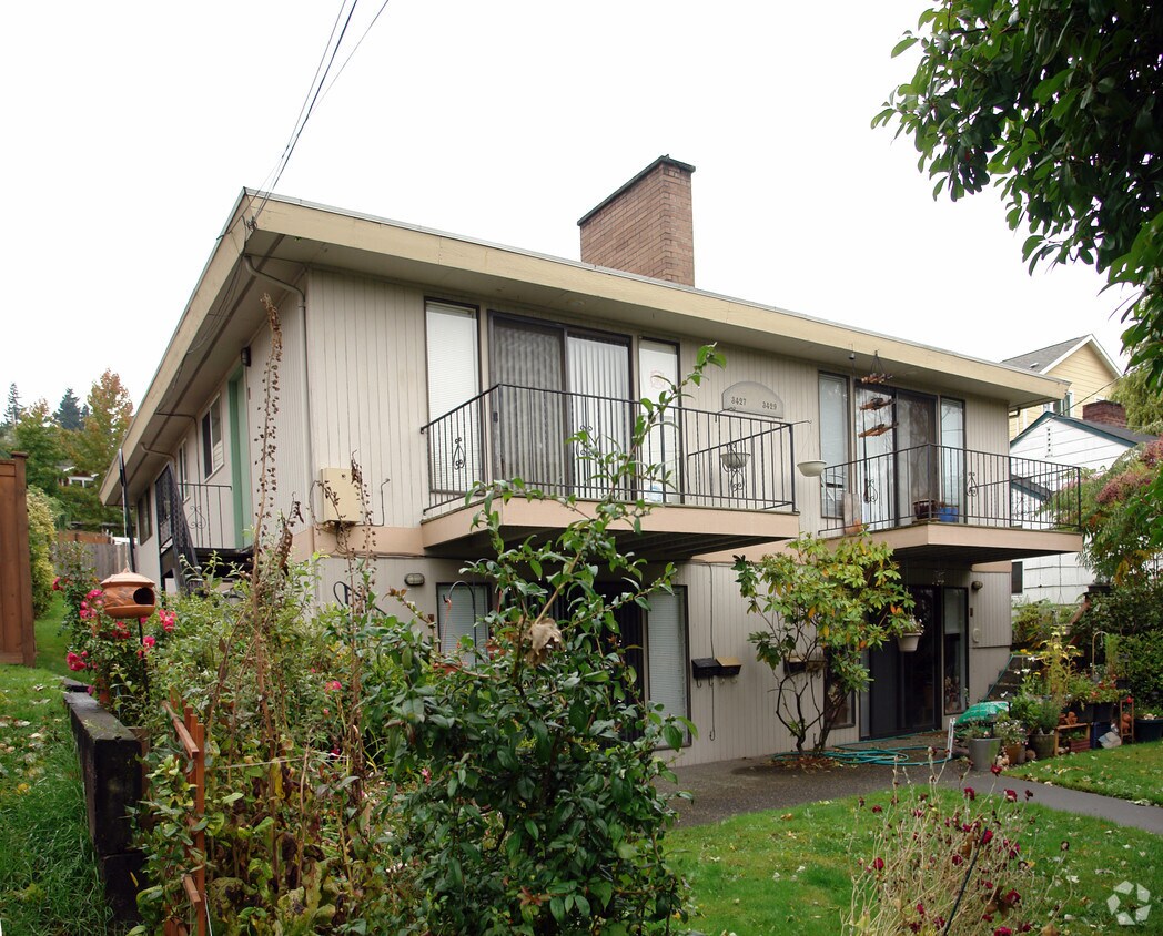 Foto principal - 3427-3429 21st Ave W