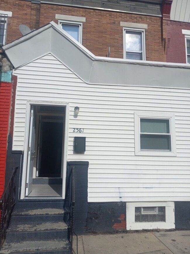 Building Photo - 2561 N 29th St