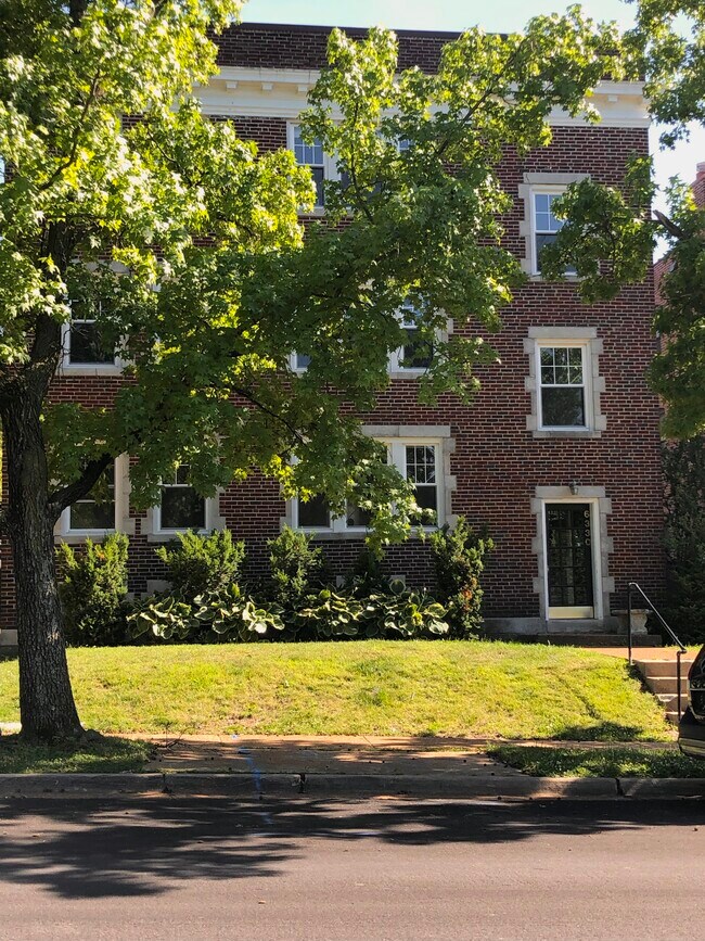 Foto del edificio - 6330 Northwood Ave