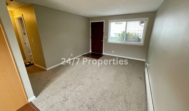 Building Photo - 1221 Leonard St