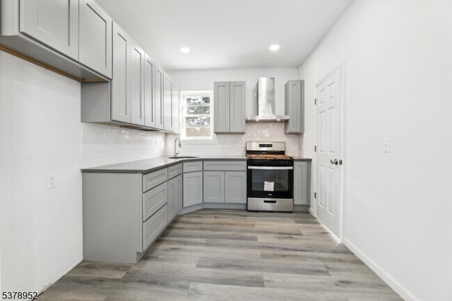 Foto del edificio - 97 Whittlesey Ave