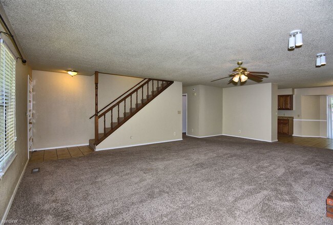 Building Photo - 3 br, 2 bath House - 3236 S Braden Ave