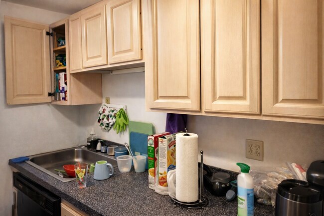 Building Photo - 52 Fenway