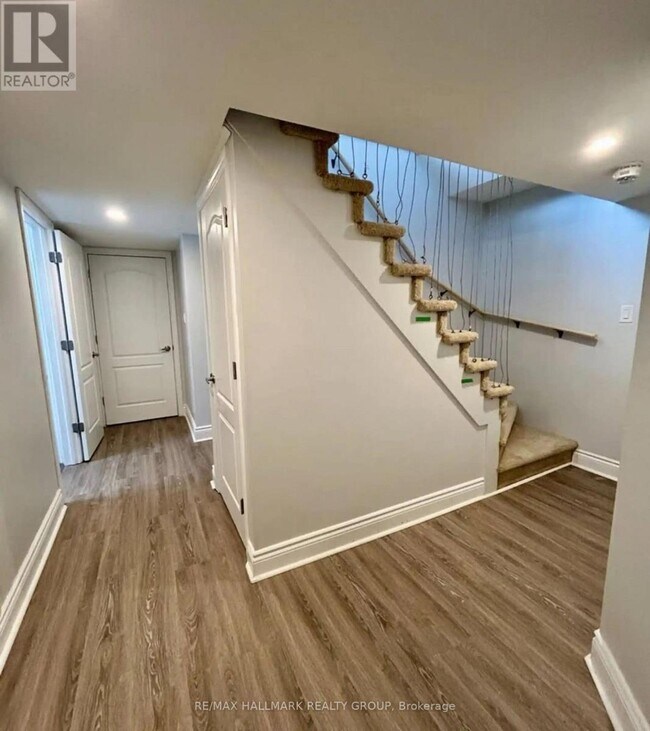 Photo du bâtiment - 119 Hinton Ave N