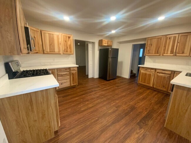 Foto del edificio - Beautiful Tacoma 4-Bedroom! Apply Today!
