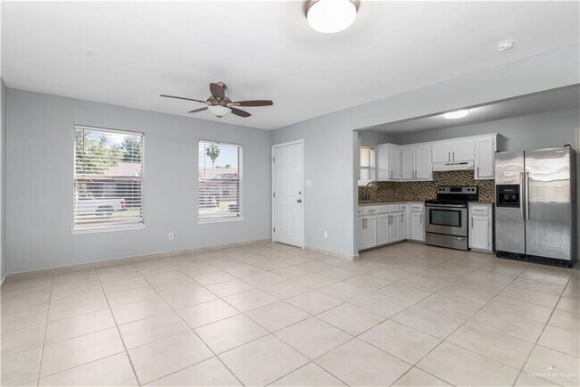 Foto del edificio - 1804 Grayson Ave