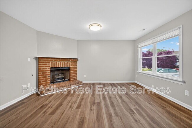 Foto del edificio - 3400 Cricket Hollow Ln