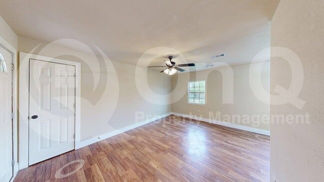 Building Photo - 2640 Berryhill Dr