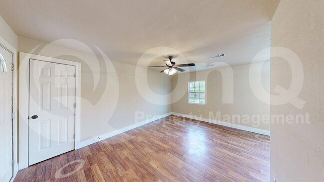 Foto del edificio - 2640 Berryhill Dr