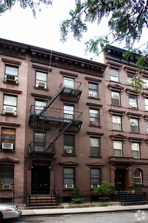 Building Photo - 458 W 49th St