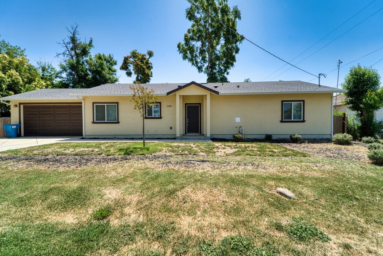 Primary Photo - Like new home in Olivehurst