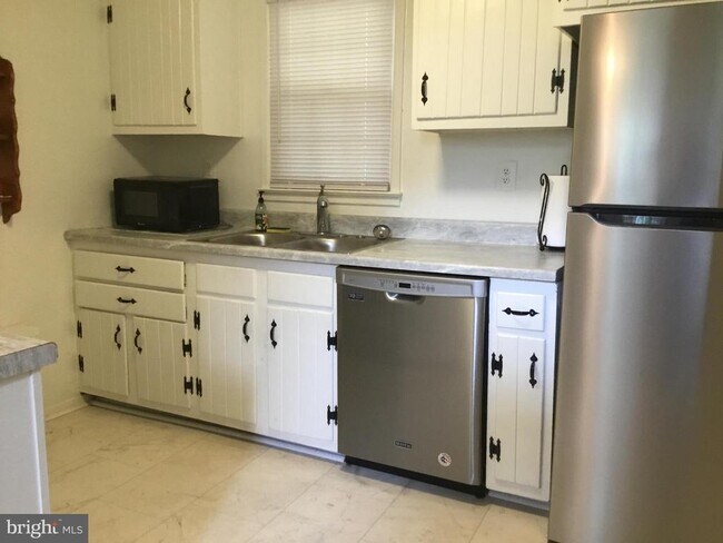 Foto del edificio - 14211 Bremerton Dr