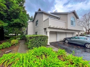 Building Photo - 14 Golden Gate Cir