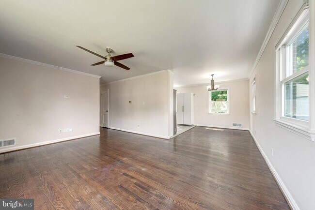 Foto del edificio - 4144 Addison Rd