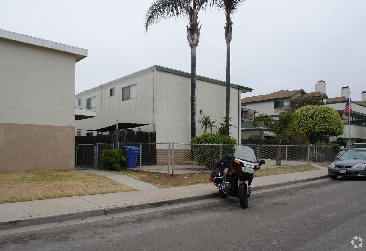 Building Photo - 238 Date Ave