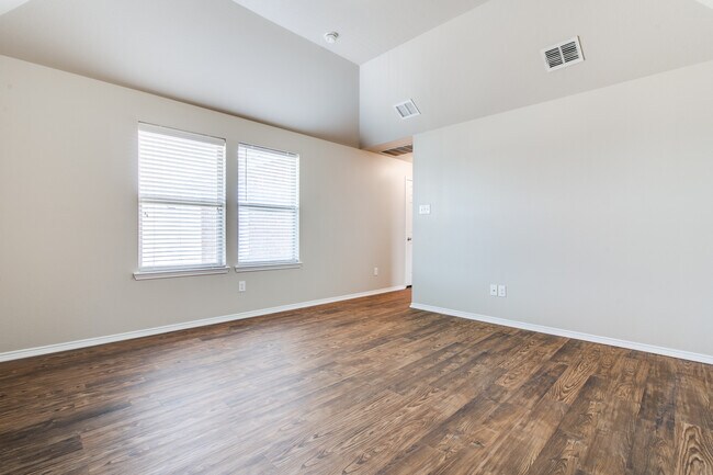 Building Photo - 1229 Land Oak Rd