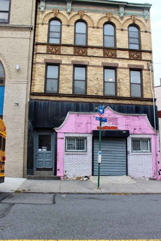 Primary Photo - 7 Beach St