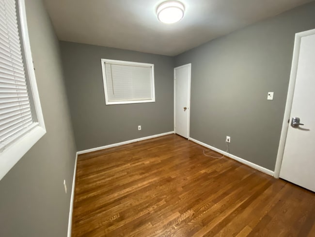 Foto del edificio - 1608 Jarvis Ave