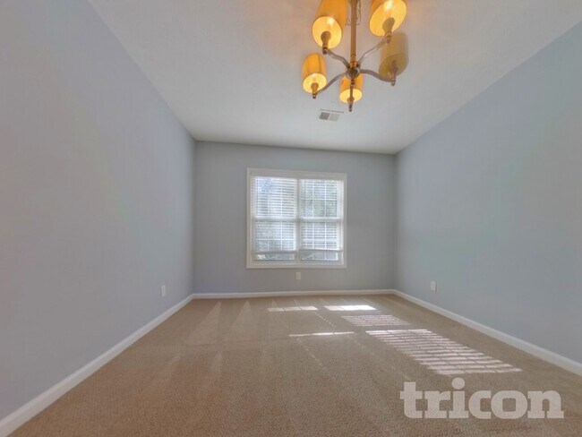 Foto del edificio - 291 Crestworth Crossing