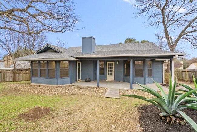 Foto del edificio - 2408 Creek Bend Cir