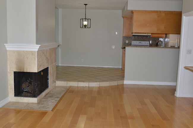 Dining area and kitchen from Living Room - 521 Montana Ave