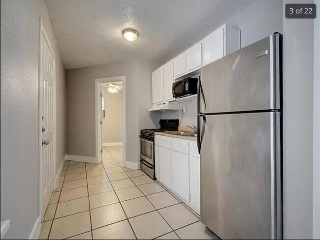 Foto del edificio - 605 Elmwood Pl